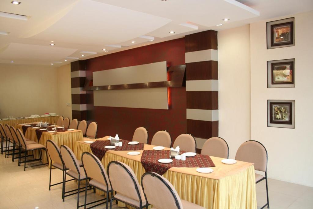 Hotel Klg International Zirakpur Exterior foto
