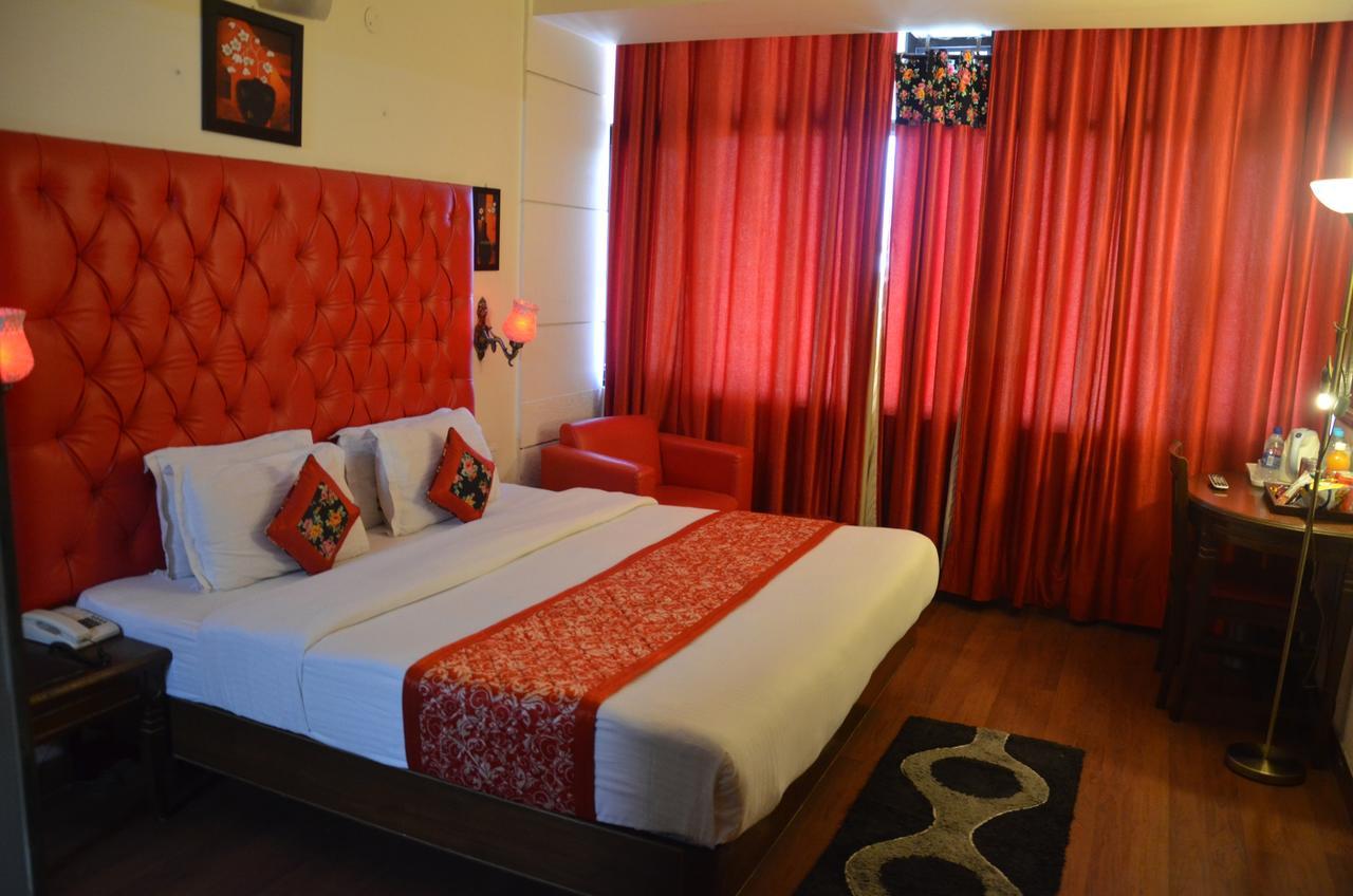 Hotel Klg International Zirakpur Exterior foto